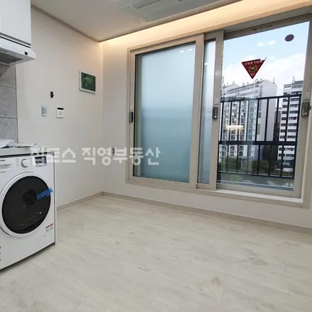 Rent this 1 bed apartment on 서울특별시 관악구 신림동 440-61