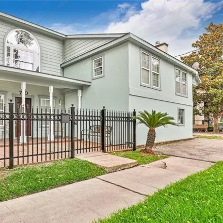 Buy this 4 bed house on 710 West 10th Street in Houston, TX 77008