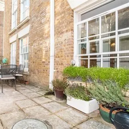 Image 3 - Princess Park Manor, Baron Close, London, N11 3PS, United Kingdom - Apartment for rent