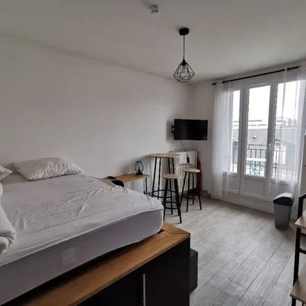 Rent this 1 bed apartment on 100 Rue Nationale in 37000 Tours, France
