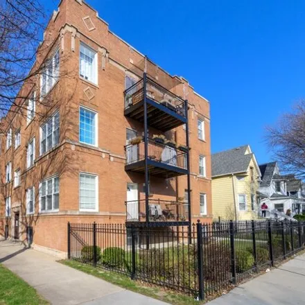 Buy this 2 bed condo on 3400-3410 West Sunnyside Avenue in Chicago, IL 60625