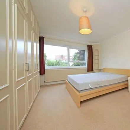 Image 5 - Rathgar Close, London, N3 1UA, United Kingdom - Room for rent