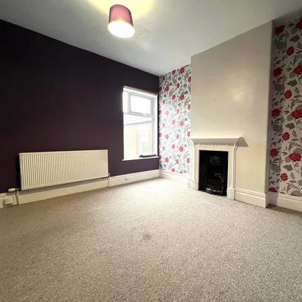 Image 4 - Combe Street, Old Clee, DN35 7DL, United Kingdom - Apartment for rent