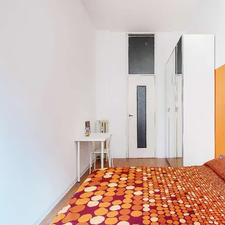 Rent this 6 bed room on Via Cosimo del Fante in 12, 20136 Milan MI