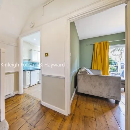 Image 4 - Topsham Road, London, SW17 8DD, United Kingdom - House for rent