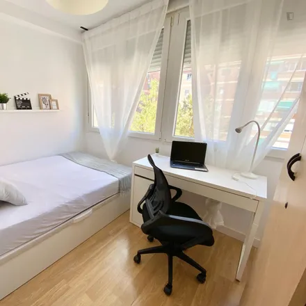 Rent this 4 bed room on Universidad Carlos III de Madrid in Calle de la Artillería, 28903 Getafe