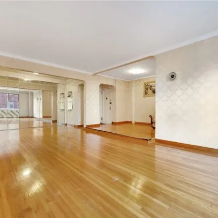 Image 2 - 99-02 63rd Drive, New York, NY 11374, USA - Apartment for sale