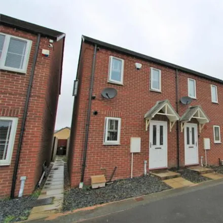Rent this 2 bed house on Summit Drive in Rossington, DN4 7FT