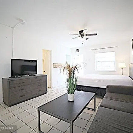 Rent this studio house on 4071 Bougainvilla Drive in Lauderdale-by-the-Sea, Broward County