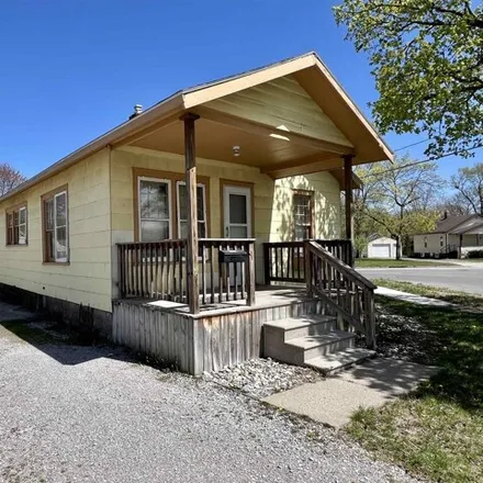 Buy this 3 bed house on 1143 North Street in Midland, MI 48640