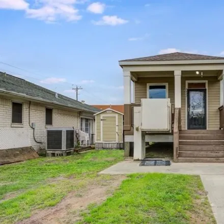 Buy this 2 bed house on 5478 Avenue M ½ in Galveston, TX 77551