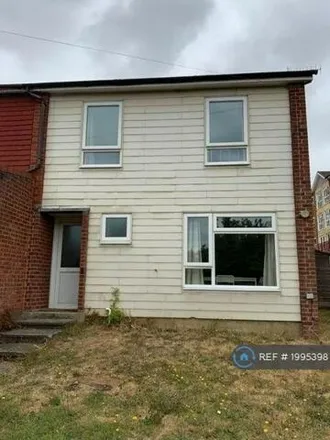 Rent this 4 bed townhouse on 94 The Chantrys in Farnham, GU9 7AL