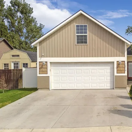 Buy this 3 bed house on 1072 Borah Avenue West in Twin Falls, ID 83301