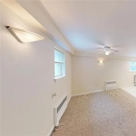 Image 4 - 27 Troy Lane, City of Yonkers, NY 10701, USA - House for rent