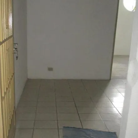 Rent this 1 bed house on Rua Nilo Vieira in Centro, Duque de Caxias - RJ