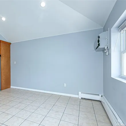 Image 6 - 57-12 164th Street, New York, NY 11365, USA - Townhouse for rent