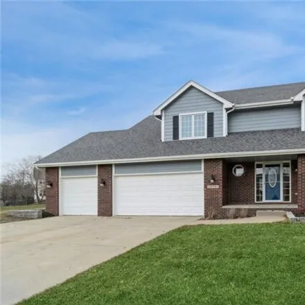 Buy this 4 bed house on 2801 140th Street in Urbandale, IA 50323