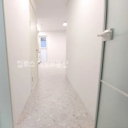Rent this 3 bed apartment on 서울특별시 서초구 방배동 805-13