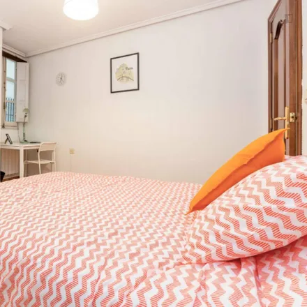 Rent this 5 bed room on Carrer de Cuba in 79, 46006 Valencia