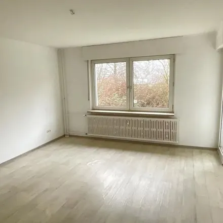 Rent this 3 bed apartment on Am Mismahlshof 27 in 47137 Duisburg, Germany