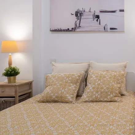 Rent this 1 bed apartment on Café Santiago in Rua de Passos Manuel 226, 4000-385 Porto