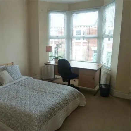 Image 7 - Trewhitt Road, Newcastle upon Tyne, NE6 5LT, United Kingdom - Apartment for rent