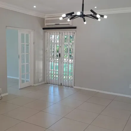Image 9 - Headingley Avenue, Dawncliffe, Queensburgh, 3630, South Africa - Apartment for rent