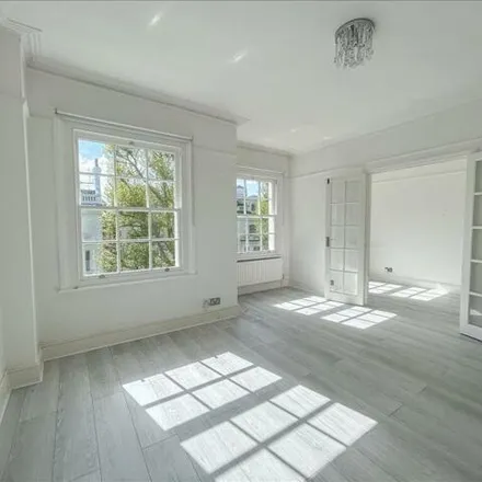 Image 3 - 54 Holland Park, London, W11 3RS, United Kingdom - Apartment for rent