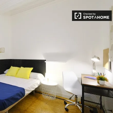 Rent this 7 bed room on Madrid in Hermanas Trinitarias, Calle de Martín de los Heros