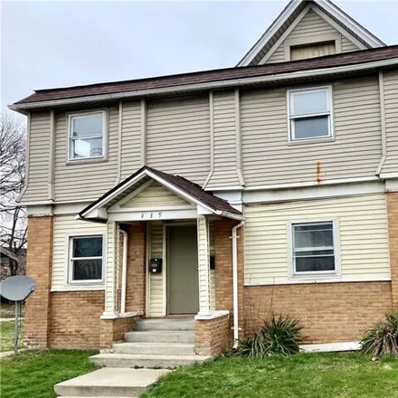 Buy this 8 bed house on 461 Oak Street in Toledo, OH 43605
