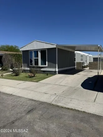 Buy this studio apartment on 1550 West Seabrooke Drive in Flowing Wells, AZ 85705
