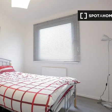 Image 1 - Corringham Road, London, NW11 7BX, United Kingdom - Room for rent