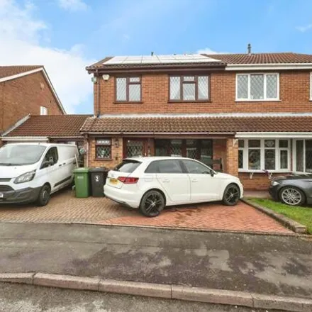 Buy this 4 bed duplex on Redliff Avenue in Castle Bromwich, B36 9TR