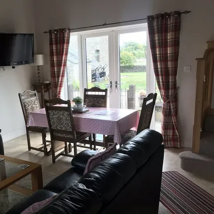 Rent this 2 bed house on Carterton in OX18 3JH, United Kingdom