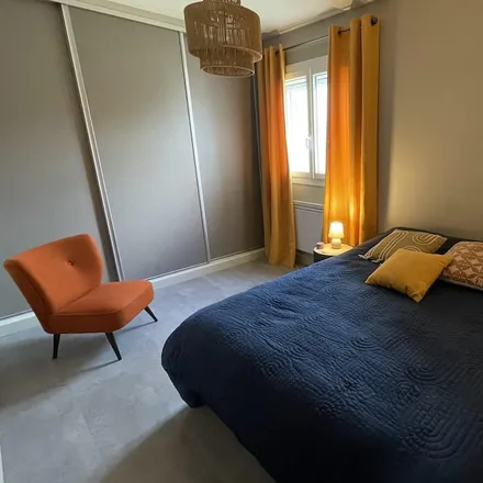 Rent this 4 bed house on 13310 Saint-Martin-de-Crau