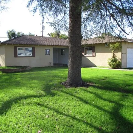Rent this 4 bed house on 3894 East Santa Ana Avenue in Fresno, CA 93726