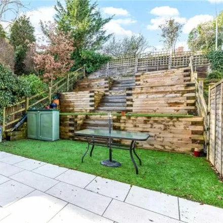 Image 9 - Winchester Close, London, BR2 0PX, United Kingdom - Townhouse for sale