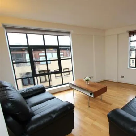 Rent this 2 bed room on Metropolitan Wharf in 70 Wapping Wall, Ratcliffe