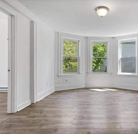 Image 9 - 8 Delaware St Apt 3, Worcester, Massachusetts, 01603 - Apartment for rent