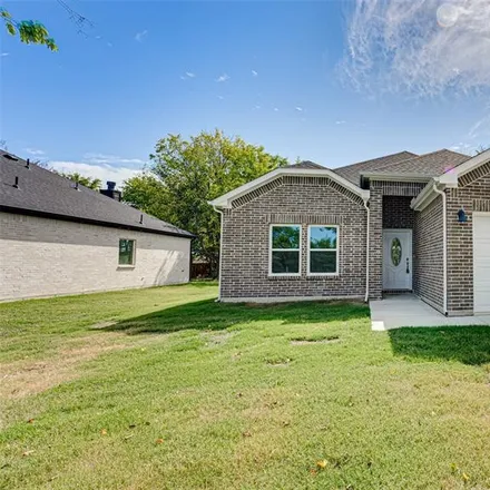 Buy this 3 bed house on 514 North 5th Street in Quinlan, Hunt County