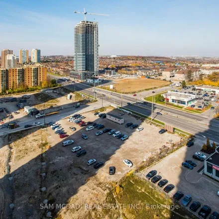 Image 6 - Pinnacle Uptown Crystal Towers, 75 Eglinton Avenue West, Mississauga, ON L5R 0E5, Canada - Apartment for rent