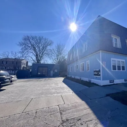 Buy this studio house on 438 Huron Street in South Haven, MI 49090