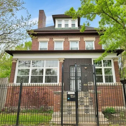Buy this 7 bed house on 314 South Hamlin Boulevard in Chicago, IL 60624