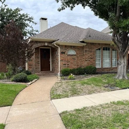 Rent this 3 bed house on 310 Moss Hill Road in Irving, TX 75063