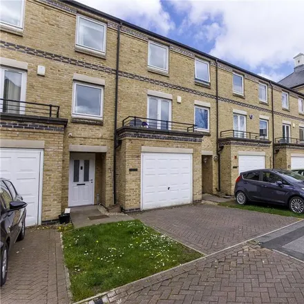 Rent this 3 bed townhouse on 4 Manor Court in York, YO10 3UQ