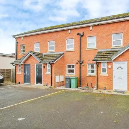 Buy this 3 bed townhouse on Penrice Close in Radcliffe, M26 3UL