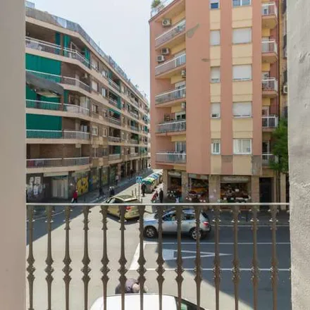 Rent this 2 bed apartment on Kfè Olé in Carrer d'Enric Prat de la Riba, 160