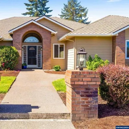 Buy this 3 bed house on 6156 Hogan Drive North in Keizer, OR 97303