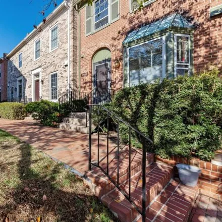 Image 3 - 6705 Washington Boulevard, Arlington, VA 22213, USA - Townhouse for rent