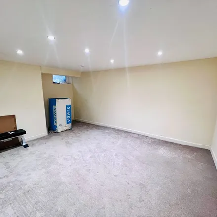 Image 3 - Smedley, Queens Road / opposite Clibran Street, Queens Road, Manchester, M8 0QY, United Kingdom - Apartment for rent